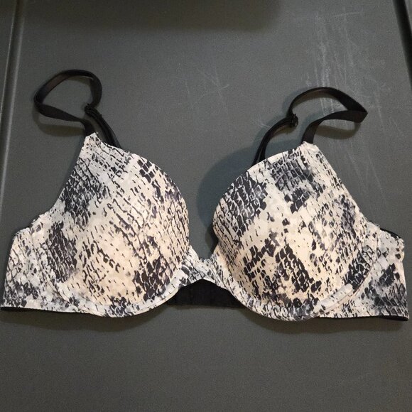 Victoria's Secret & PINK Lace and Animal Print Push-Up Bra (Bundle of 4) - Picture 7 of 12